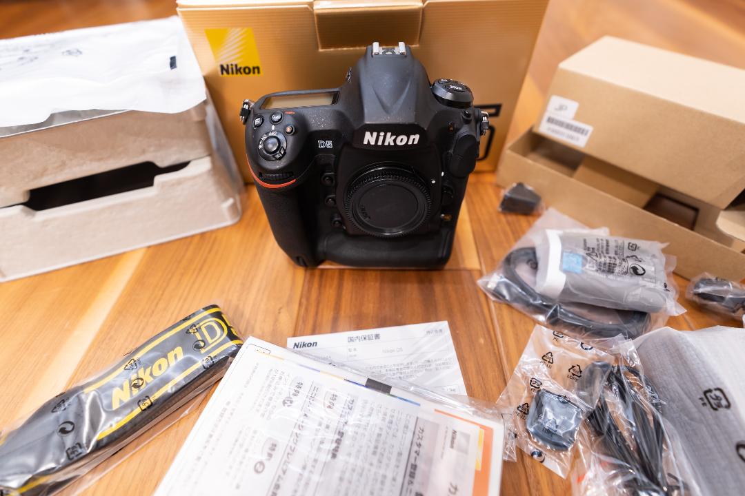 【Nikon】 D5 XQD-Type ボディー 【付属品完備】::m31218148293