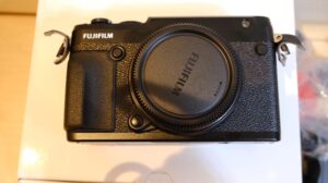 FUJIFILM GFX 50R ボディ  富士フイルム 中判ミラーレスカメラ::m52668136395