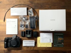 ほぼ新品 GFX100s バッテリーx2 チャージャー グリップ 他::m29329302315